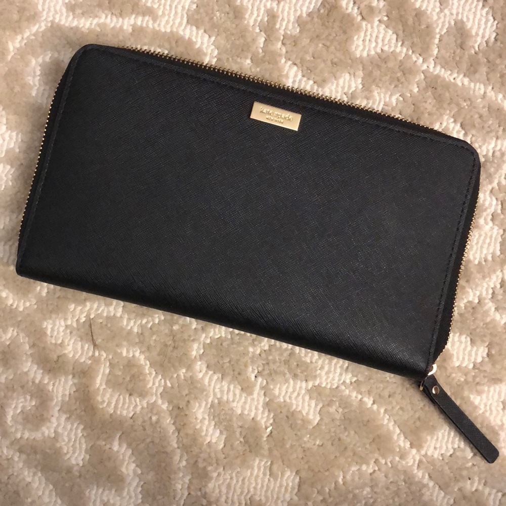 Kate Spade full zip wallet